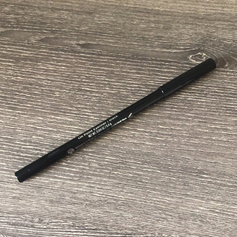 ❤️$12 NWT Pur On Point Eyeliner Black .4g / .014oz